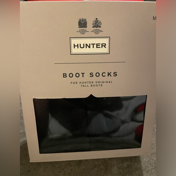 New women’s Hunter tall black rain boots w/ socks - Picture 14 of 15